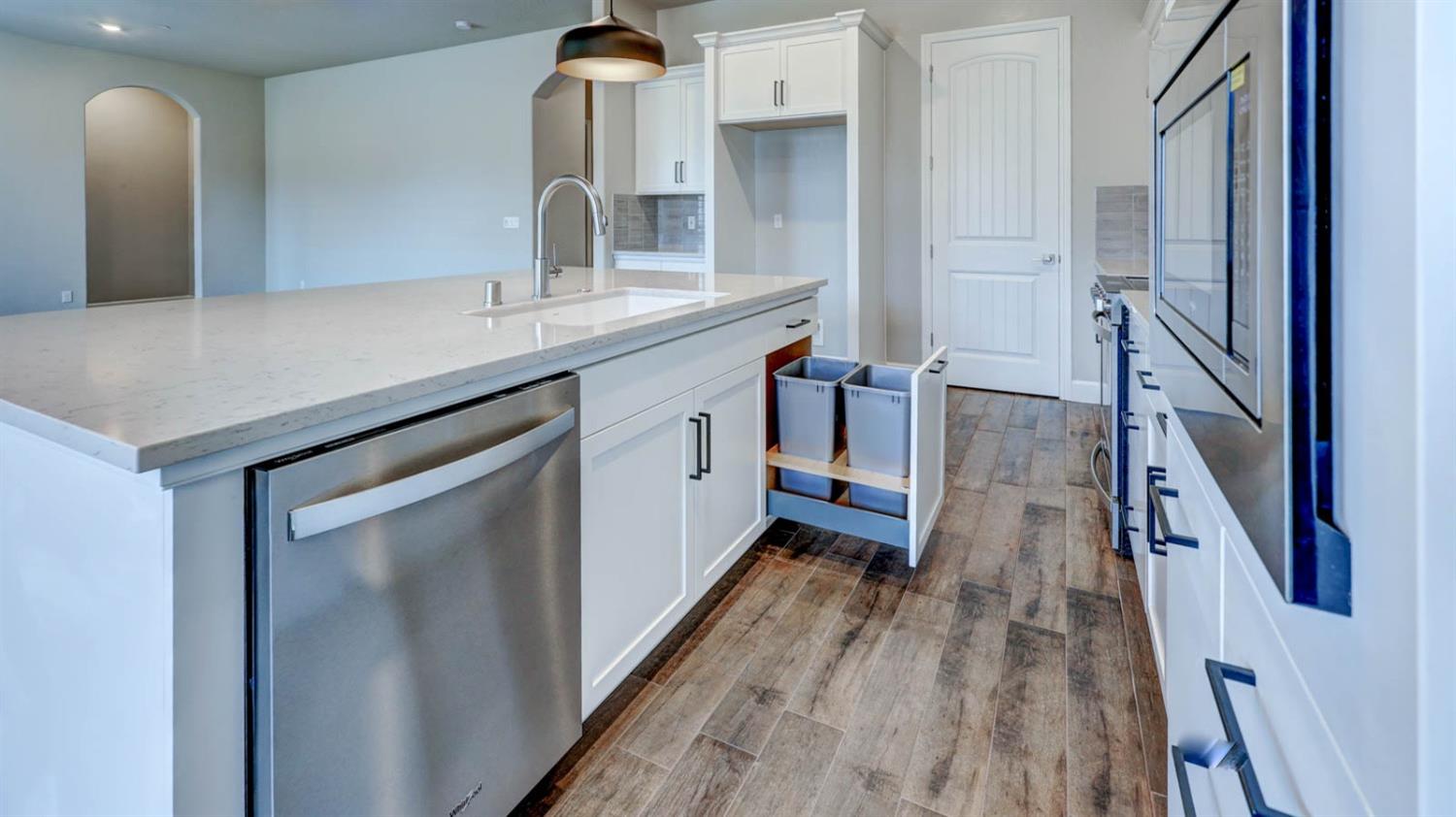 20164 Hazelwood Ln, Friant, CA 93626