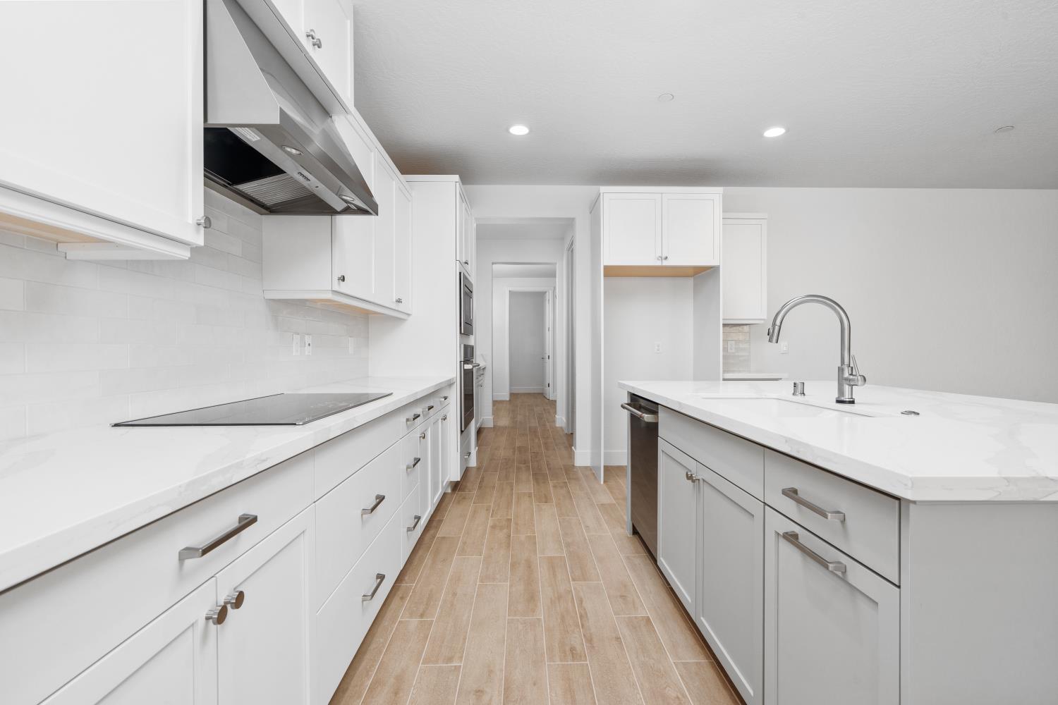 8131 Creek View, Friant, CA 93626