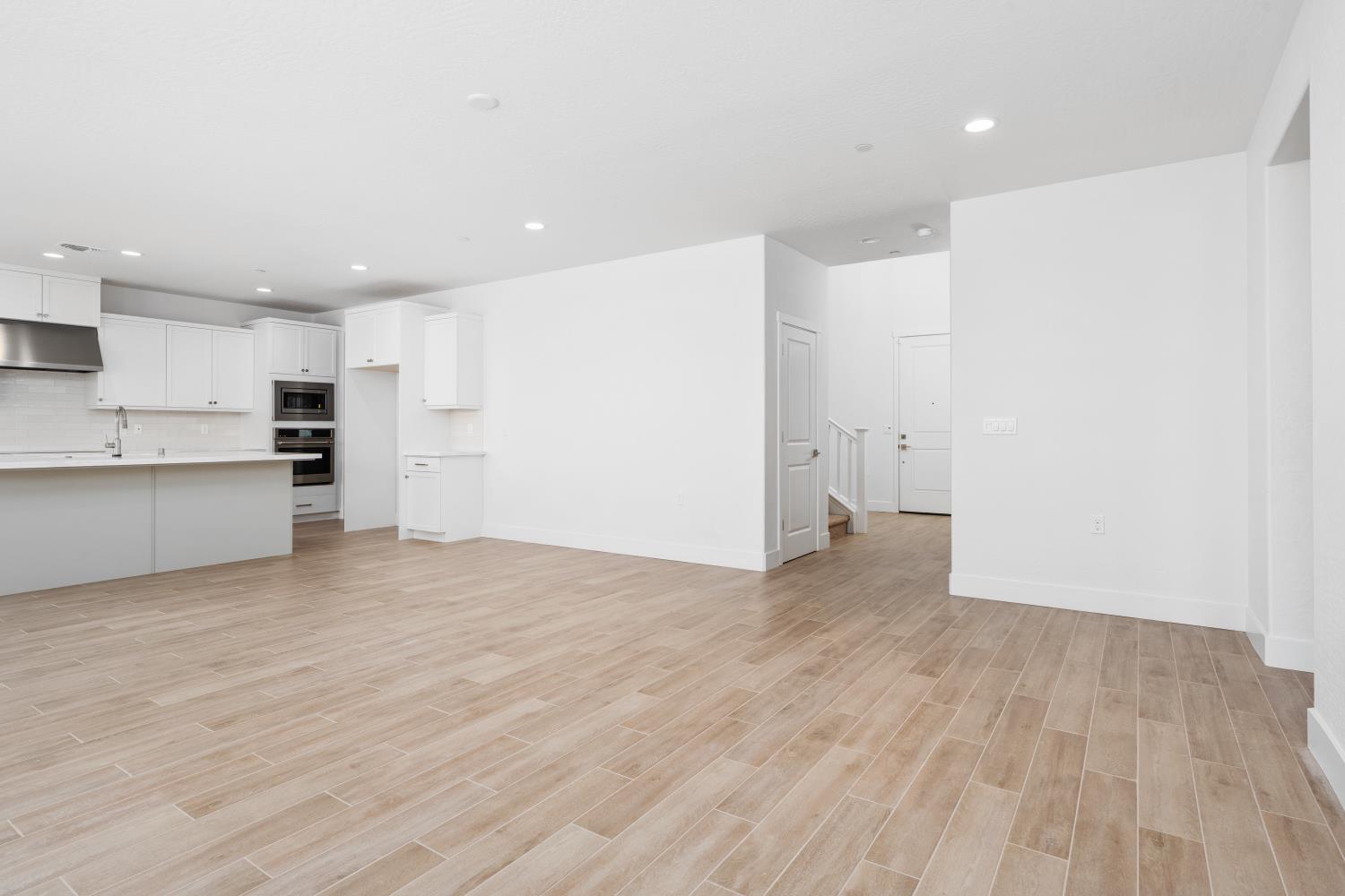 8131 Creek View, Friant, CA 93626