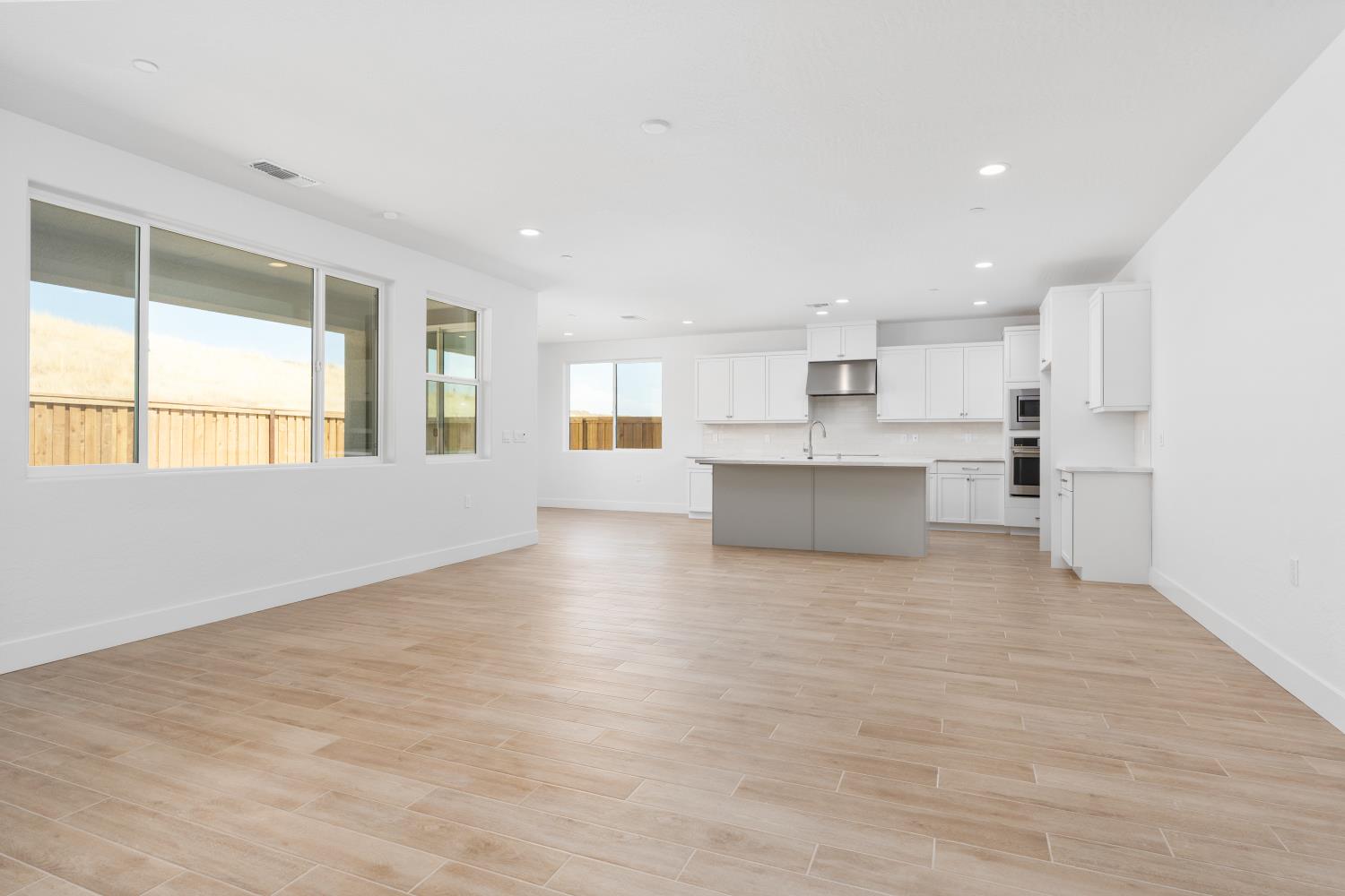 8131 Creek View, Friant, CA 93626