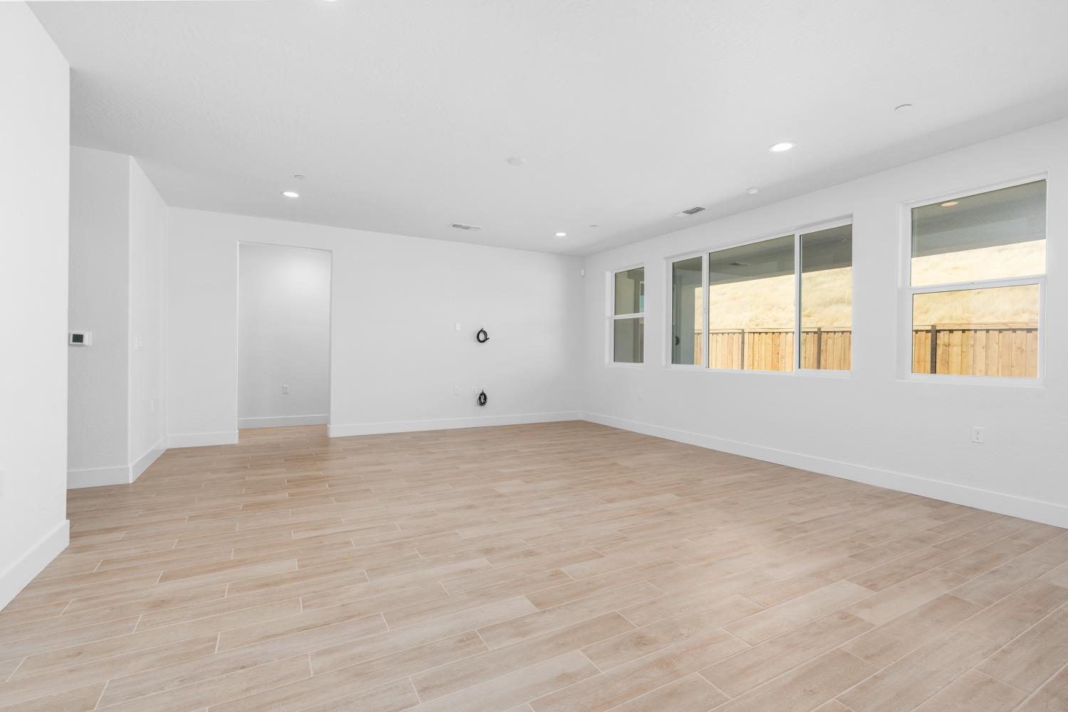 8131 Creek View, Friant, CA 93626