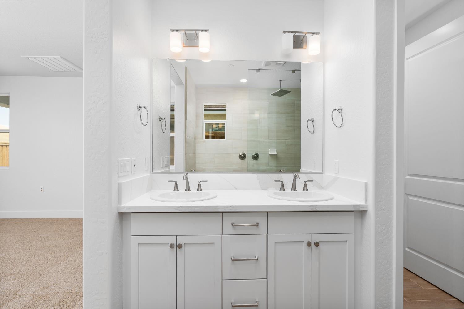 8131 Creek View, Friant, CA 93626