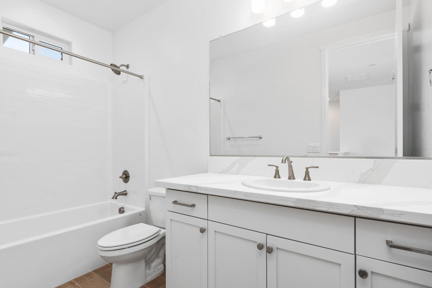 8131 Creek View, Friant, CA 93626