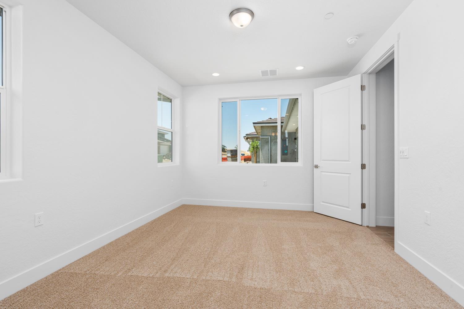 8131 Creek View, Friant, CA 93626