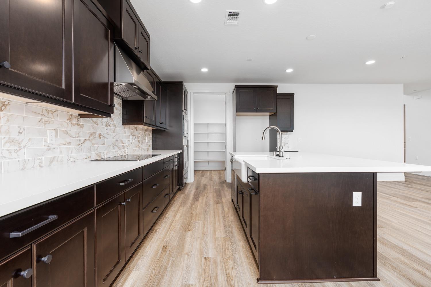 8184 Creek View, Friant, CA 93626