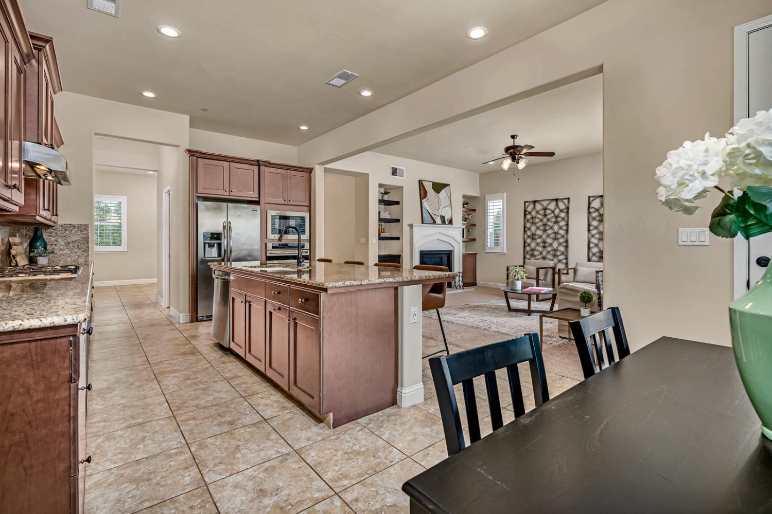 18677 Via Bellagio, Friant, CA 93626