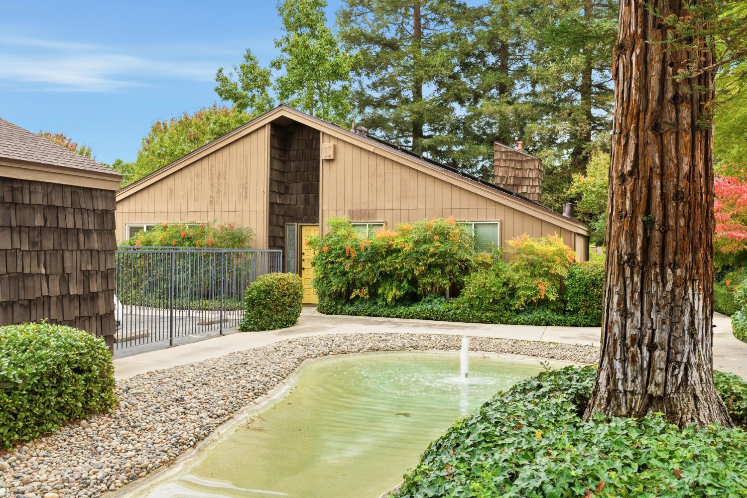 4869 N Harrison Ave #109, Fresno, CA 93704