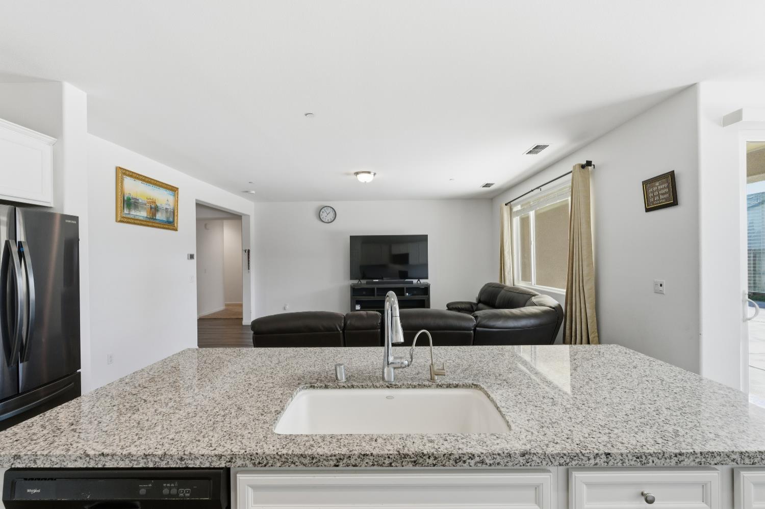 6433 W Acacia Ave, Fresno, CA 93723