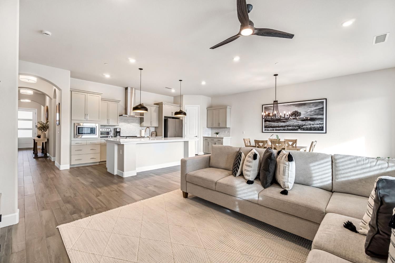 19719 Desert Willow Ln, Friant, CA 93626