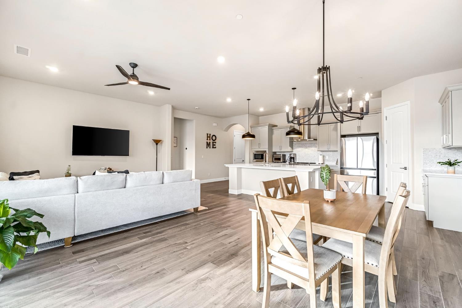 19719 Desert Willow Ln, Friant, CA 93626