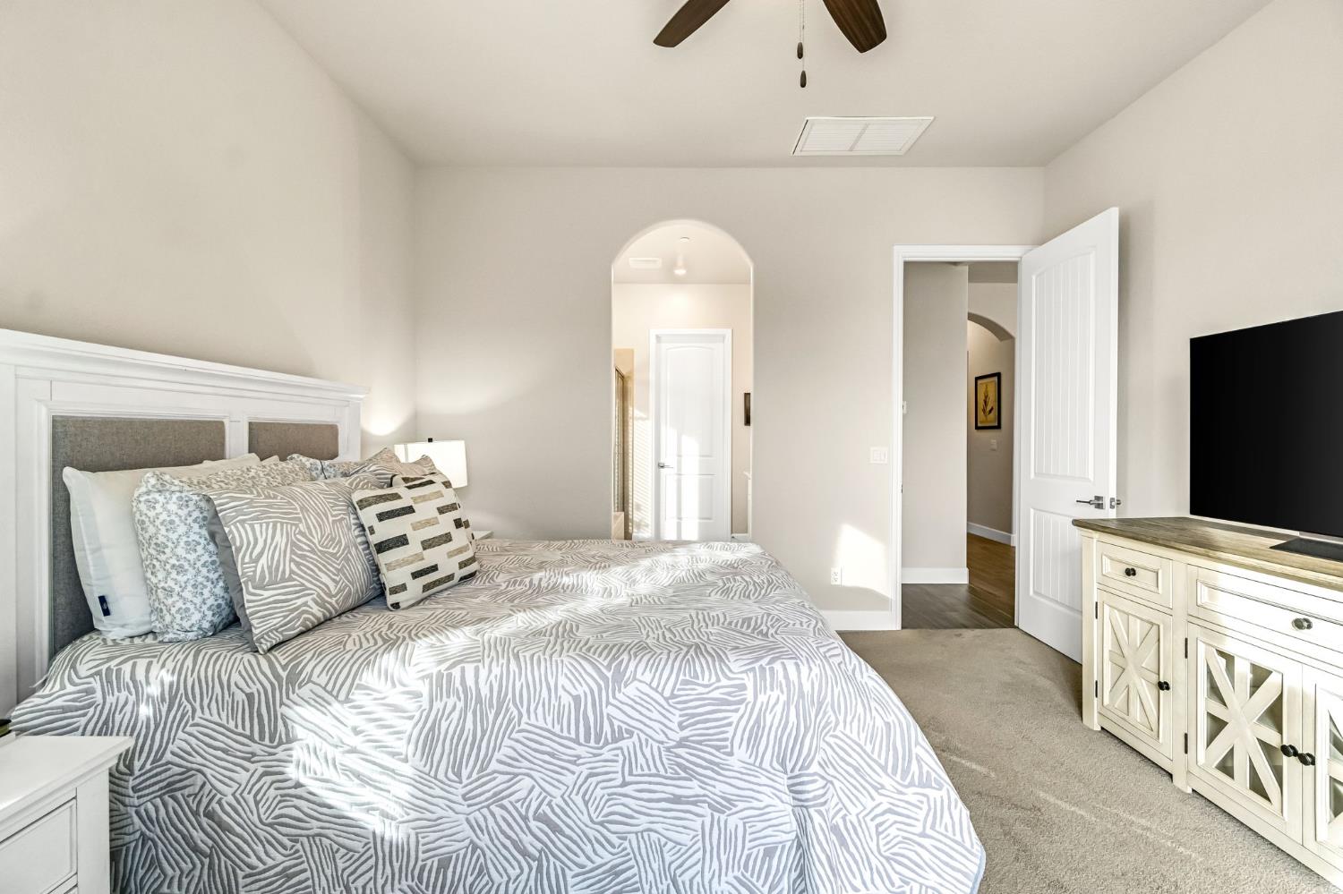 19719 Desert Willow Ln, Friant, CA 93626