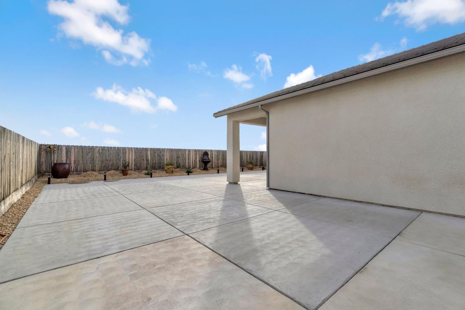 19719 Desert Willow Ln, Friant, CA 93626