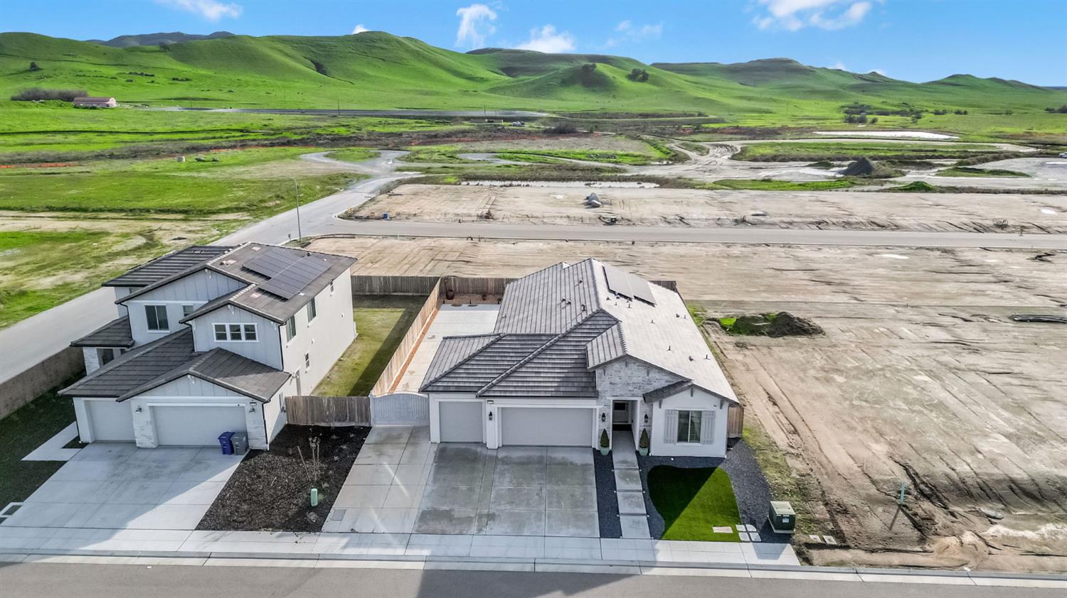 19719 Desert Willow Ln, Friant, CA 93626