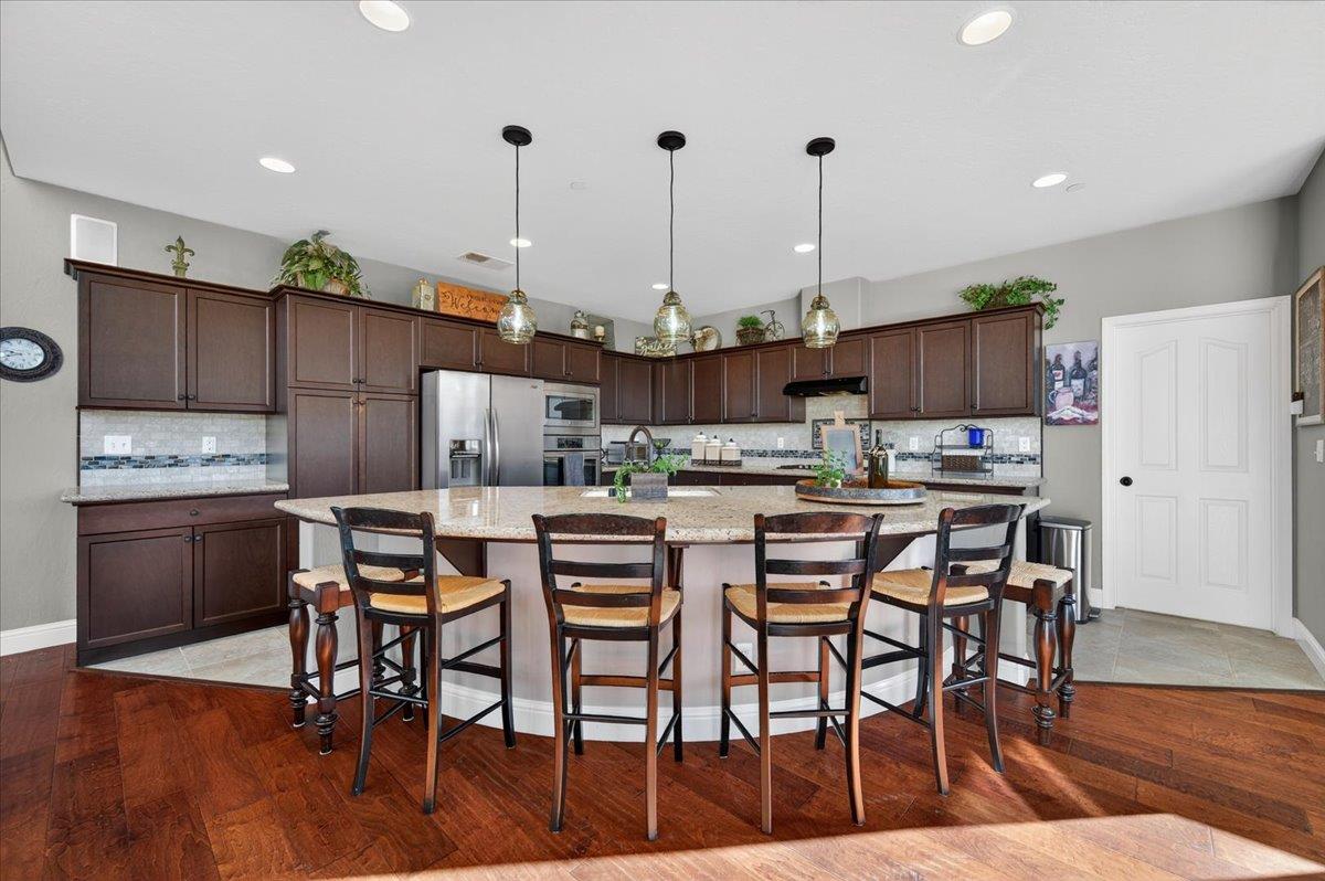 21238 Lago Bello Ln, Friant, CA 93626