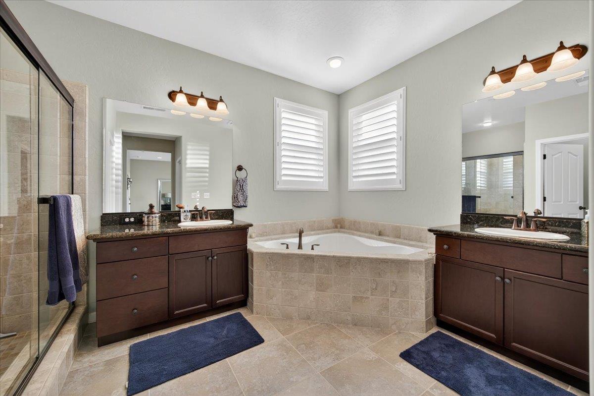 21238 Lago Bello Ln, Friant, CA 93626