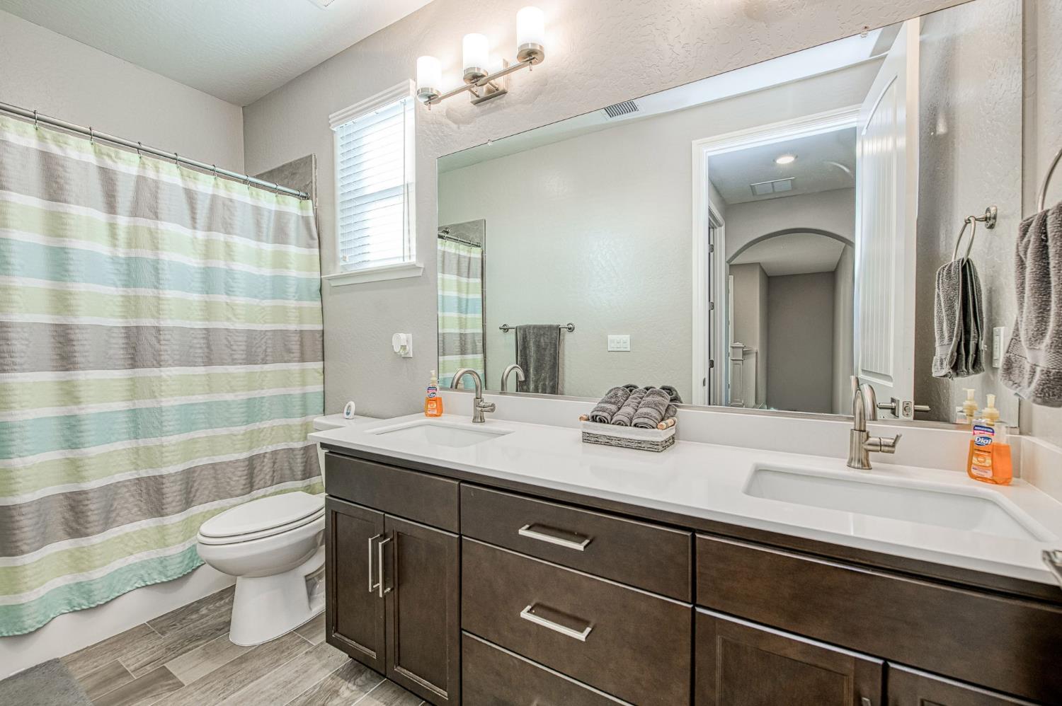 19733 Desert Willow Ln, Friant, CA 93626