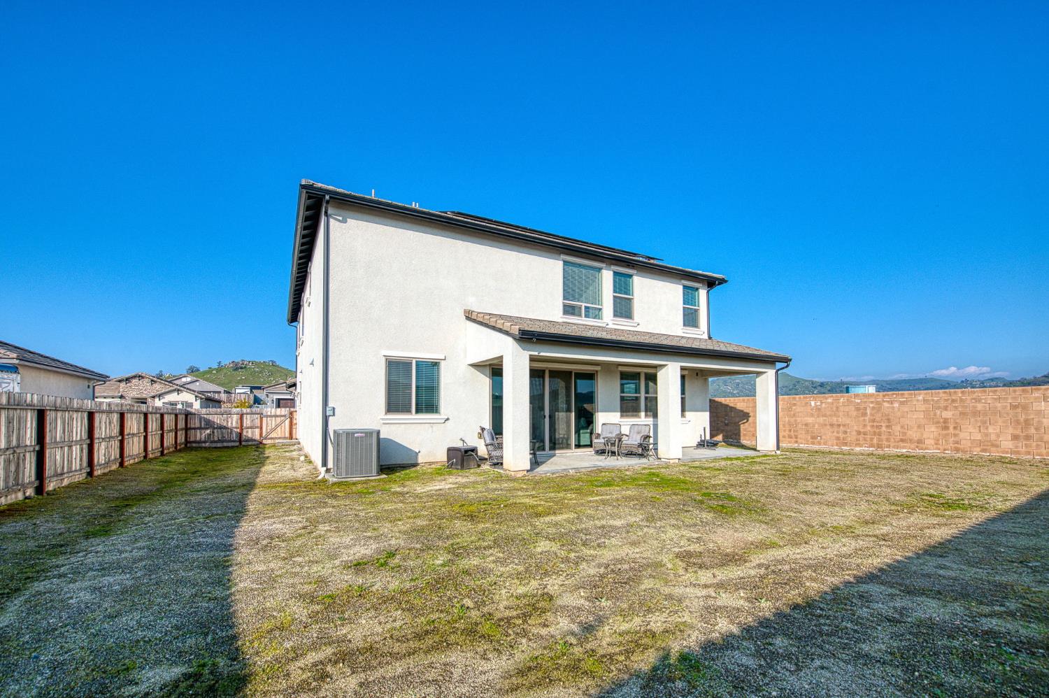 19733 Desert Willow Ln, Friant, CA 93626