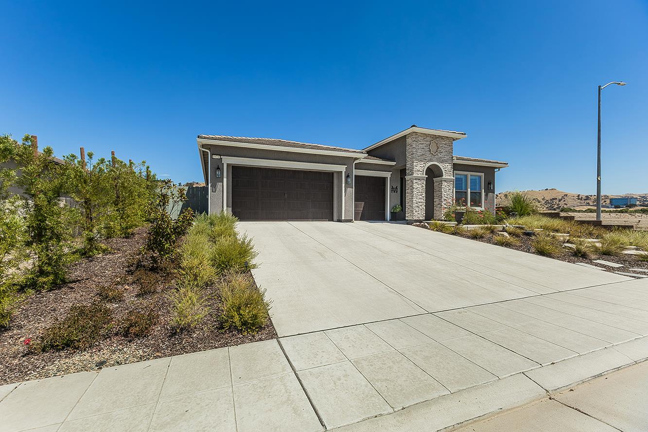 19732 Desert Willow Ln, Friant, CA 93626