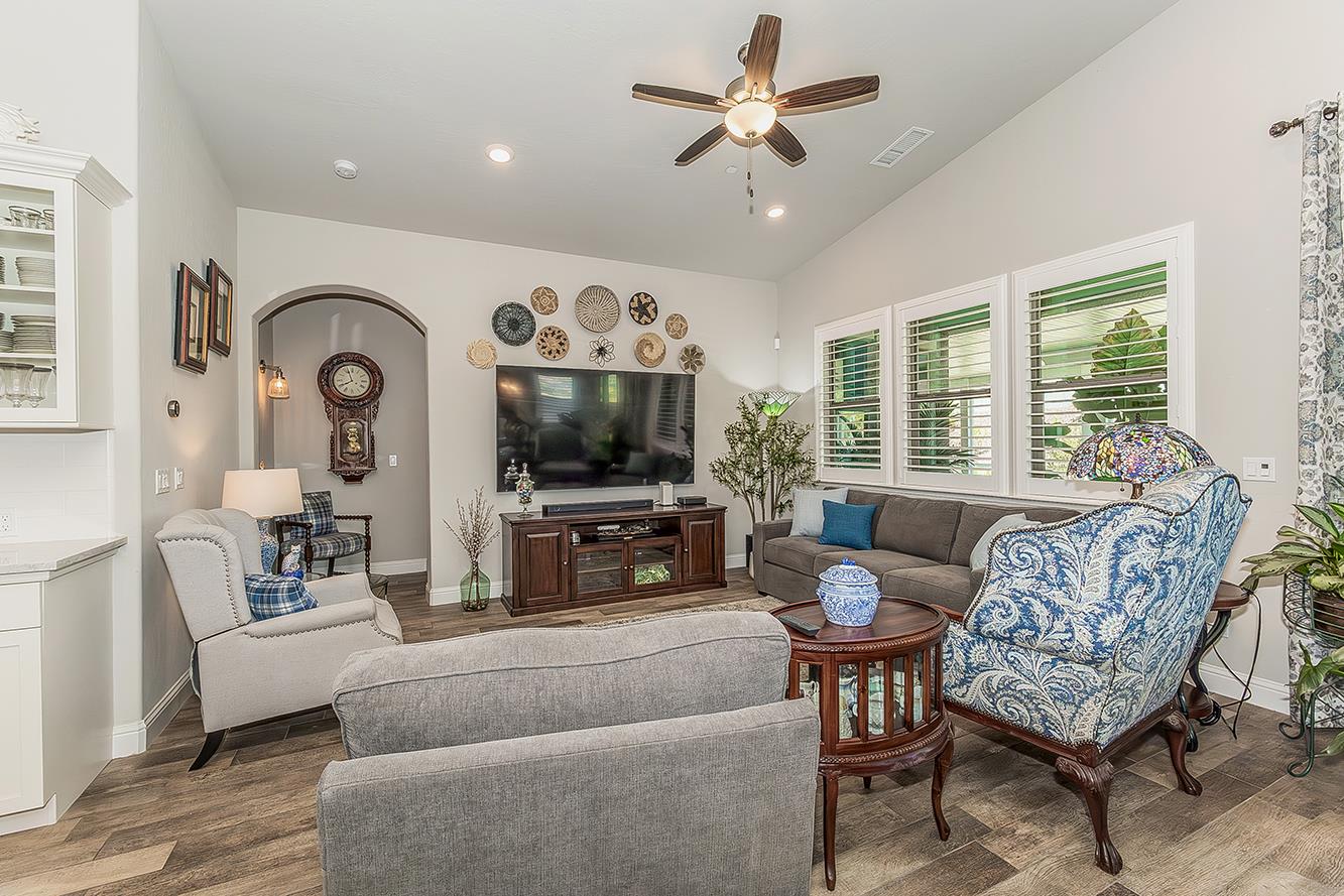 19732 Desert Willow Ln, Friant, CA 93626