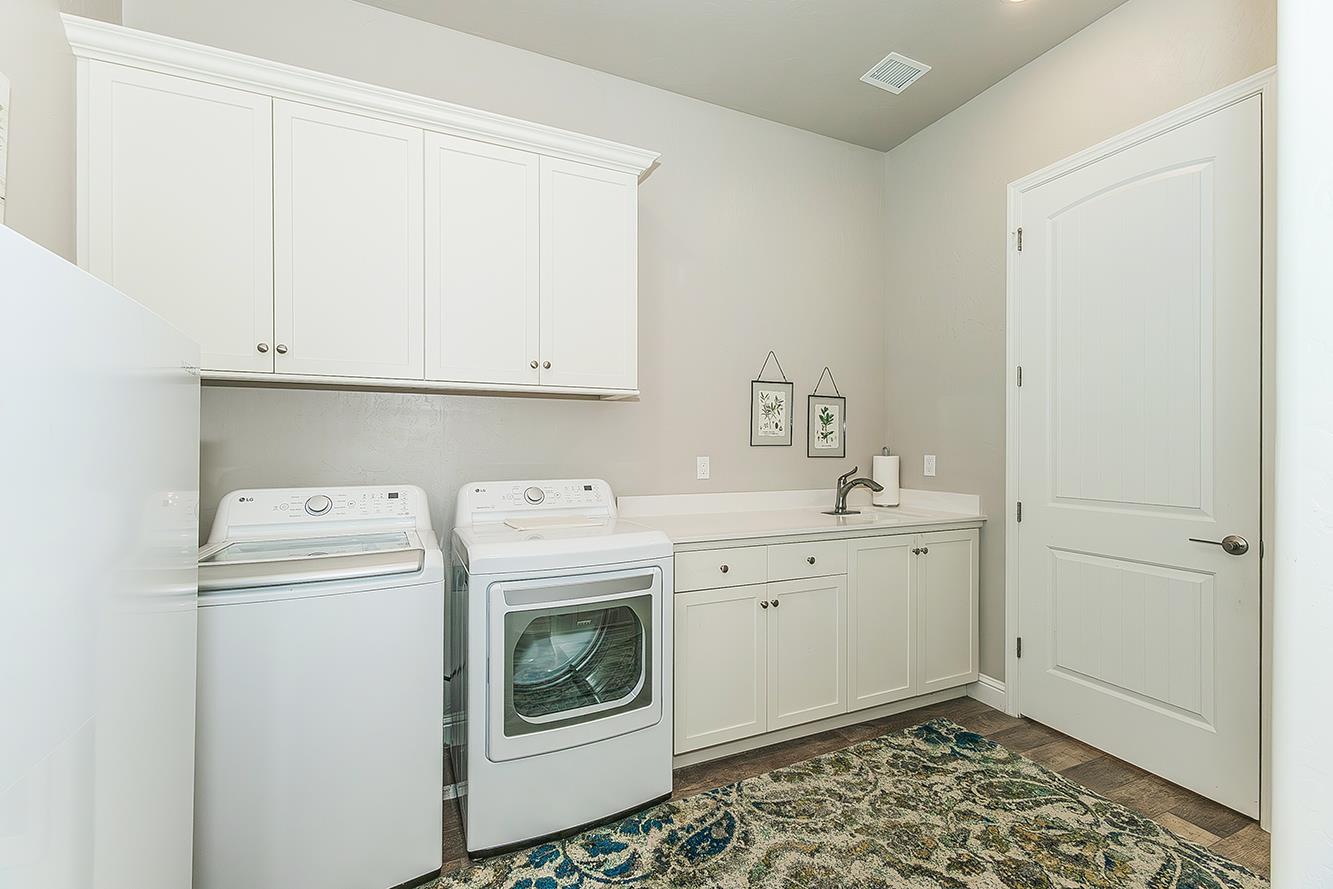 19732 Desert Willow Ln, Friant, CA 93626