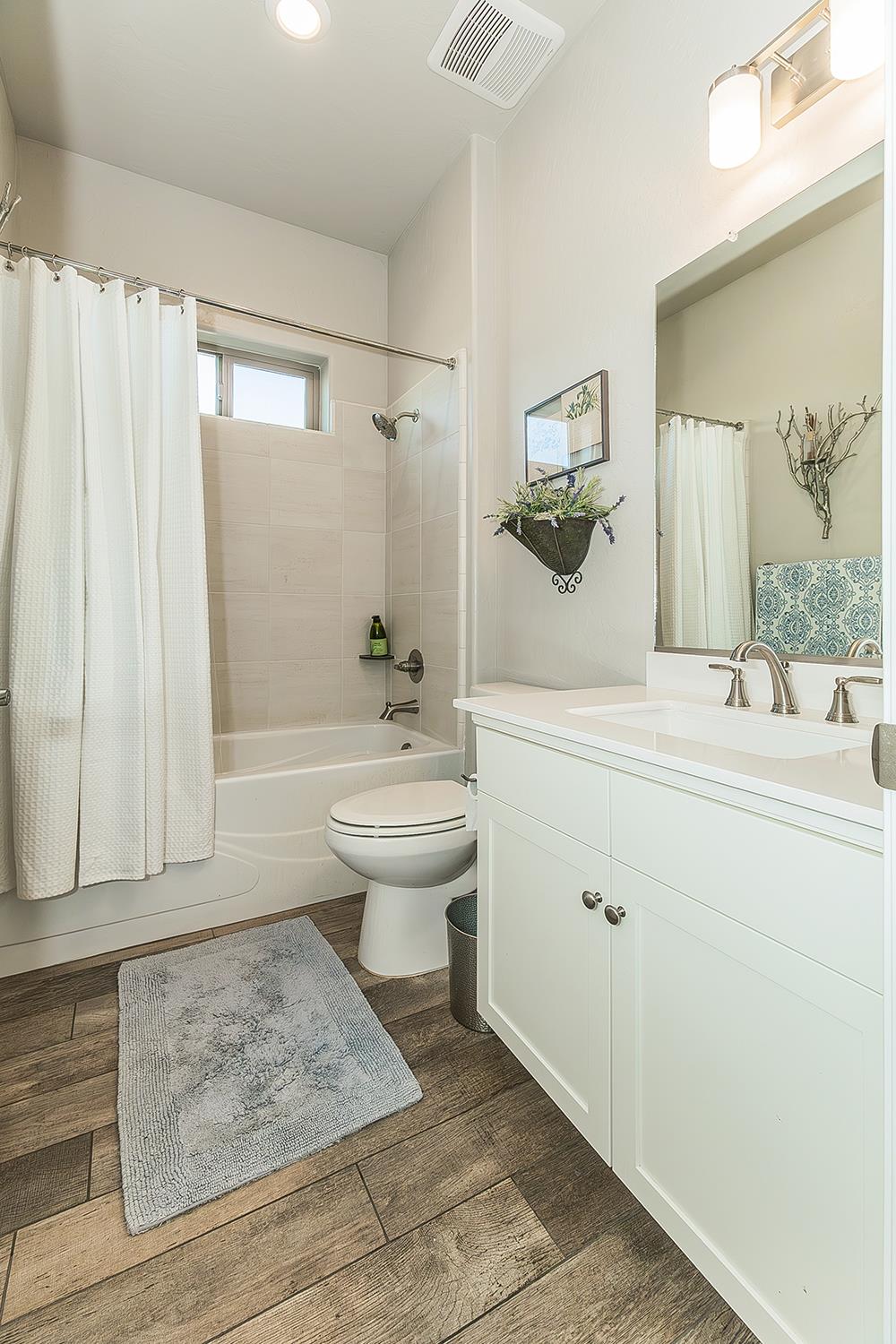 19732 Desert Willow Ln, Friant, CA 93626