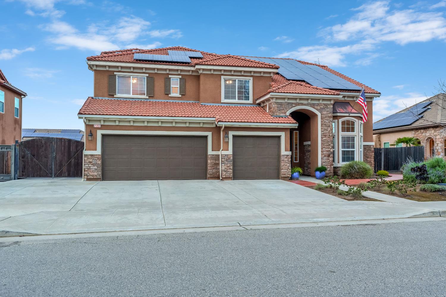 21261 Tramonto Ln, Friant, CA 93626