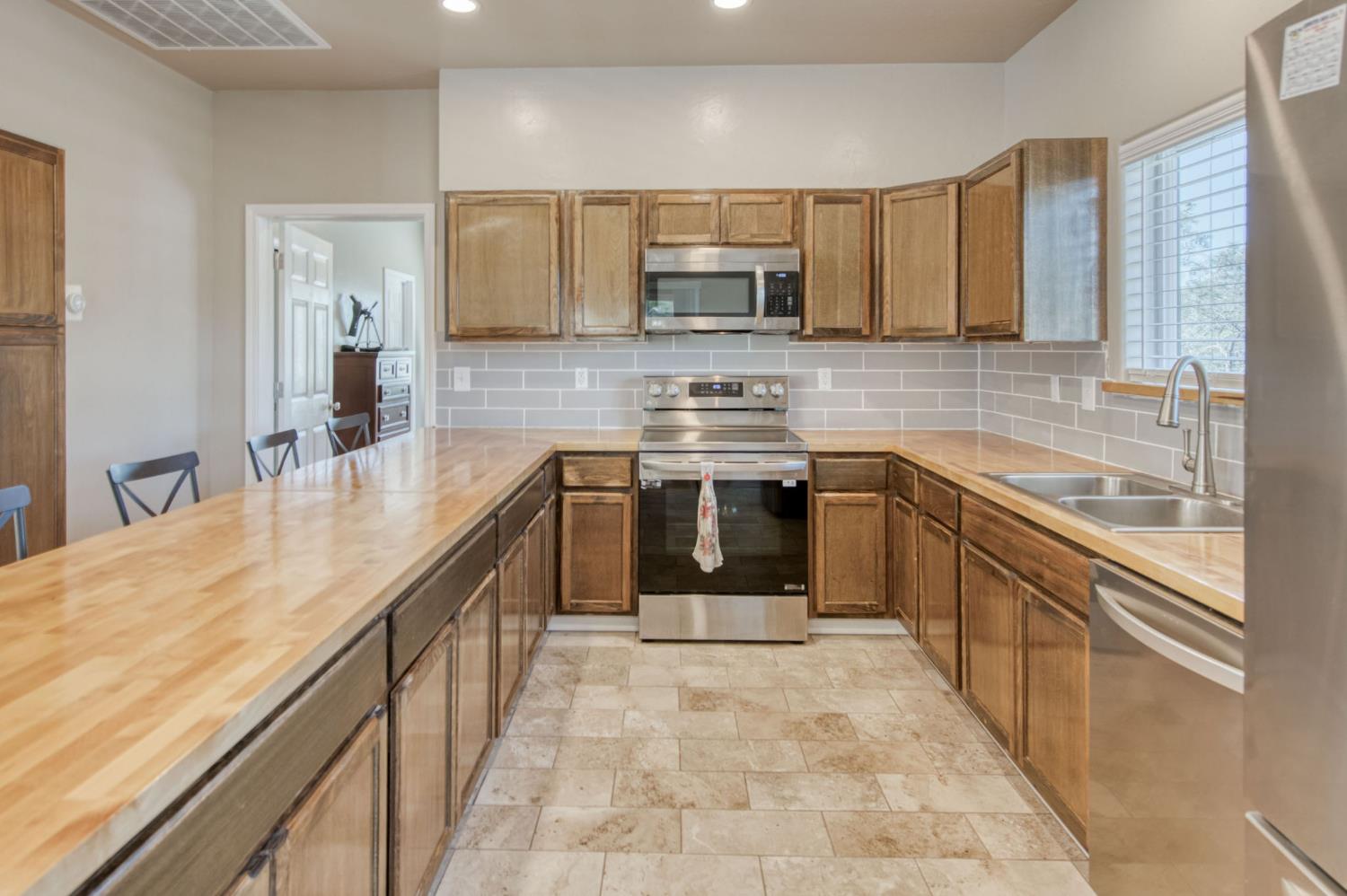 28053 Sky Harbour Rd, Friant, CA 93626