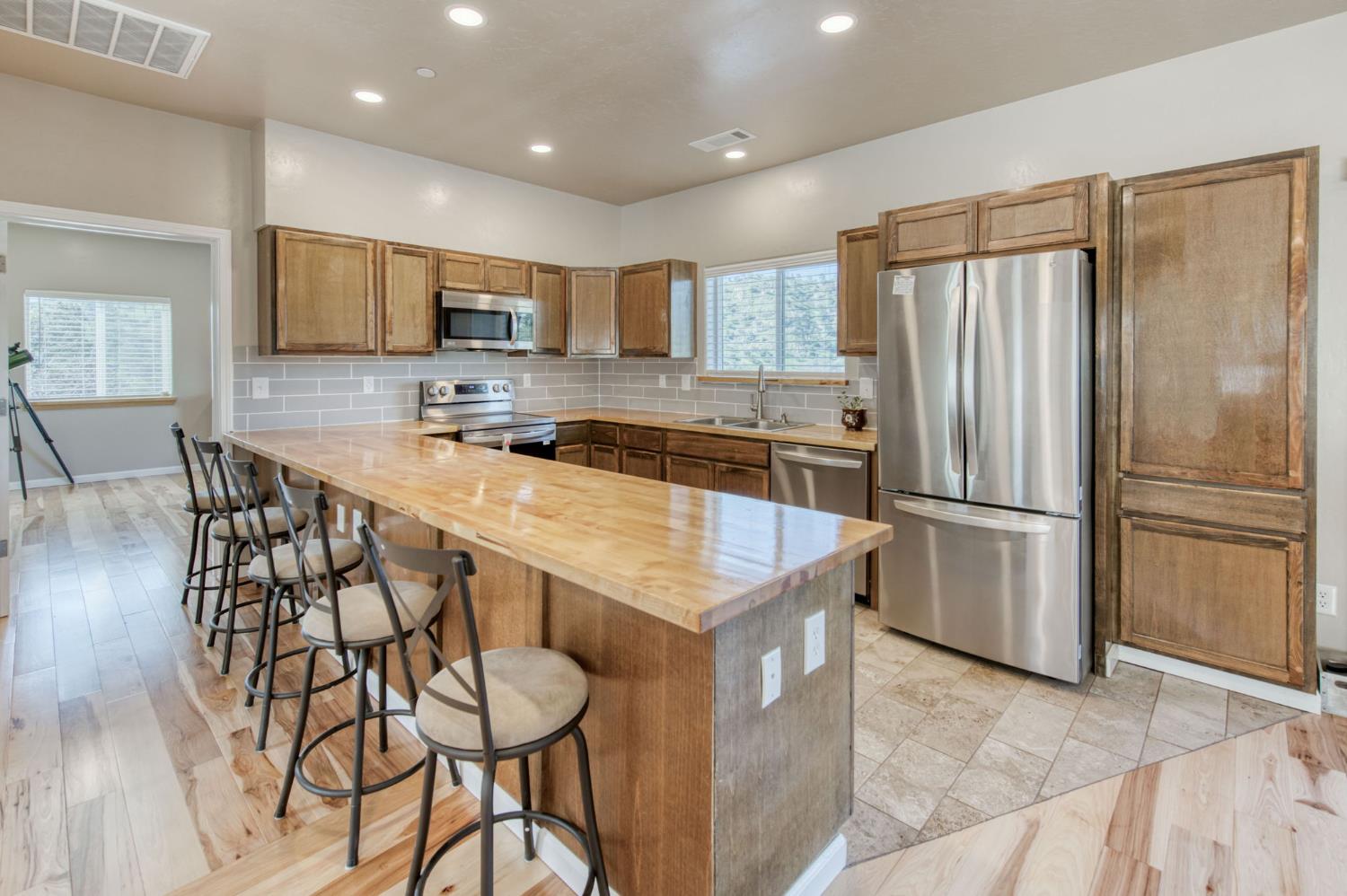 28053 Sky Harbour Rd, Friant, CA 93626