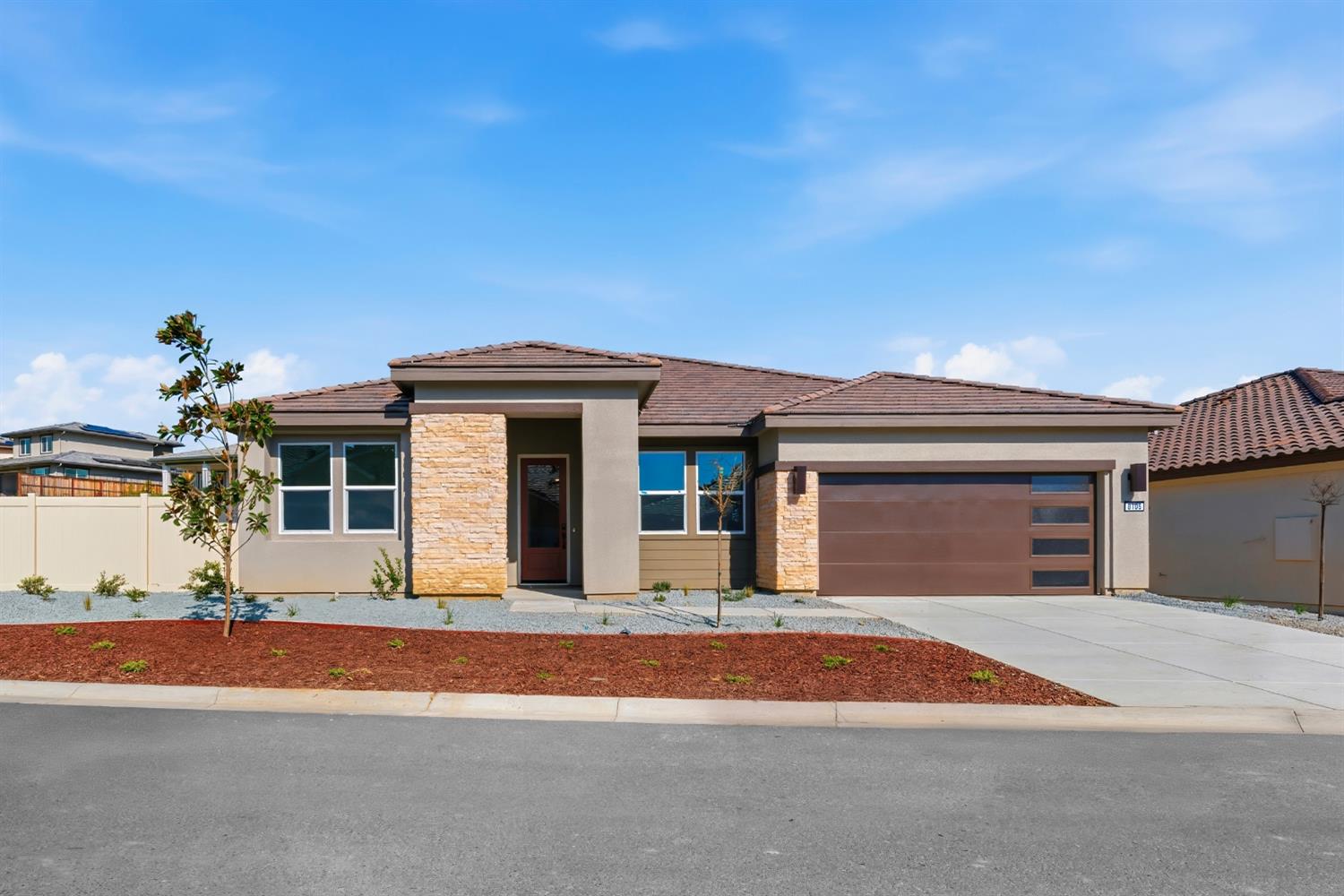 8105 Cottonwood Dr, Friant, CA 93626