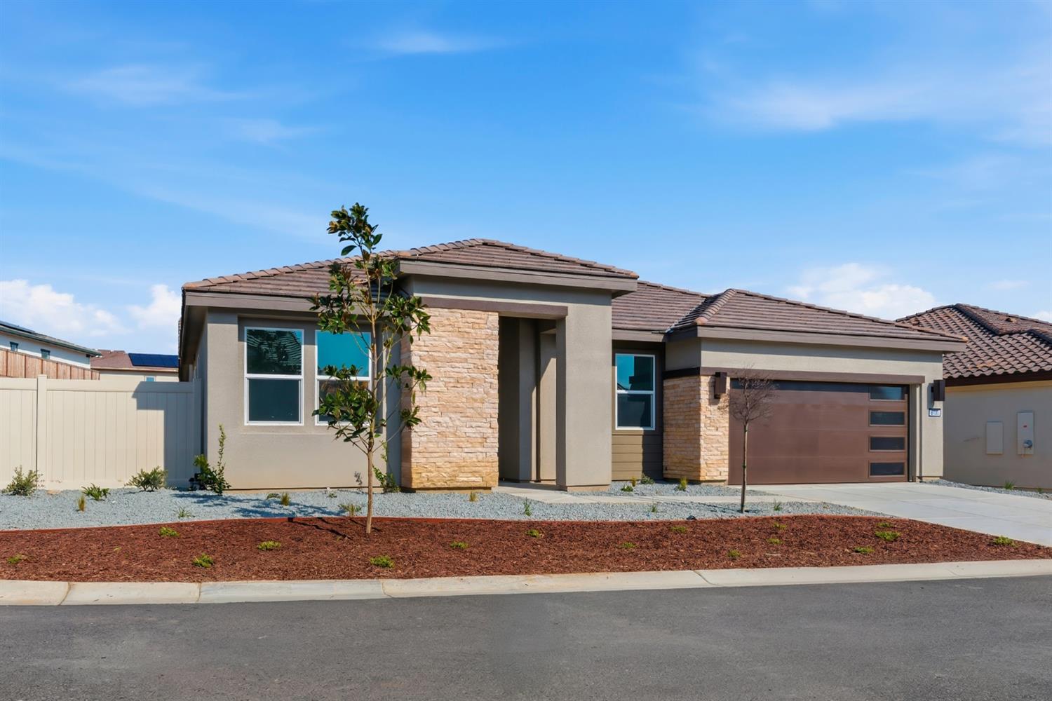 8105 Cottonwood Dr, Friant, CA 93626