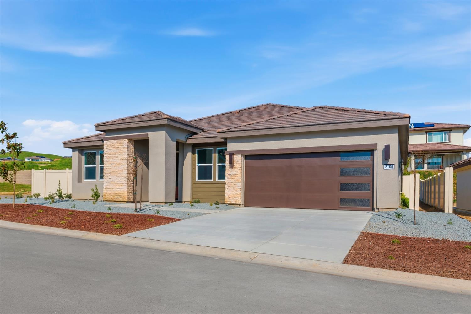 8105 Cottonwood Dr, Friant, CA 93626