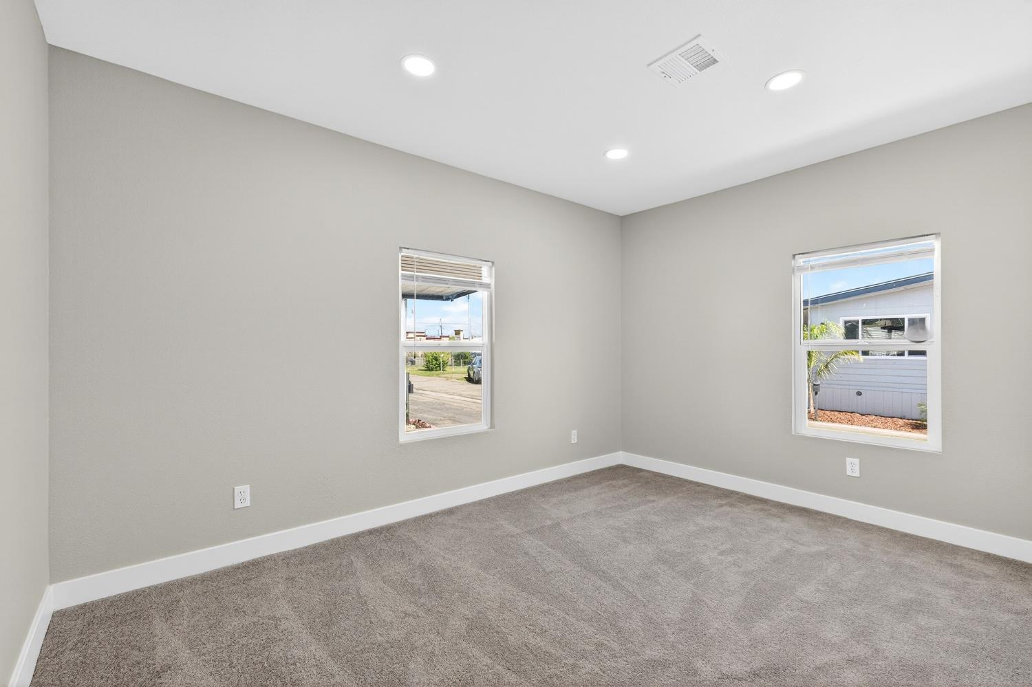 105 W Herndon Ave #SPC64, Pinedale, CA 93650
