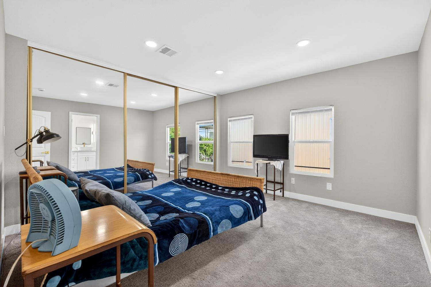 105 W Herndon Ave #SPC64, Pinedale, CA 93650