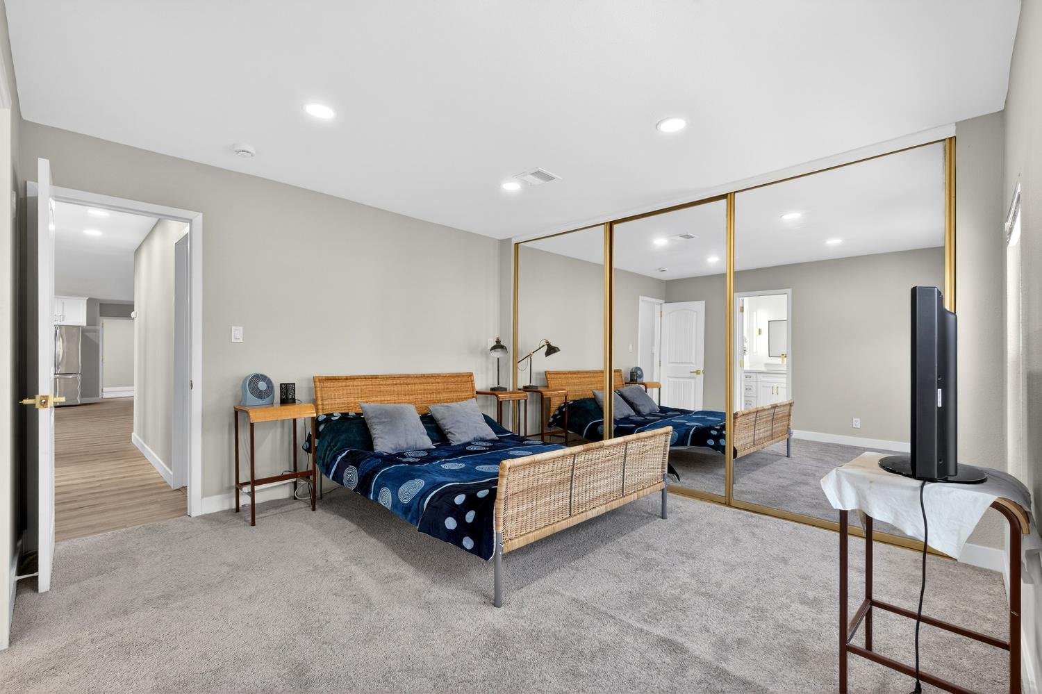 105 W Herndon Ave #SPC64, Pinedale, CA 93650