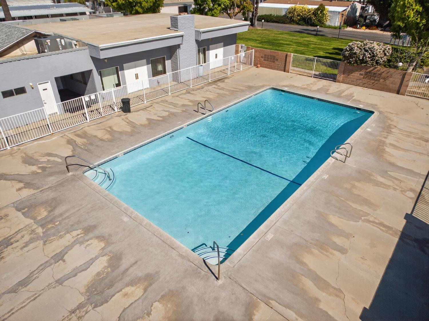 105 W Herndon Ave #SPC64, Pinedale, CA 93650