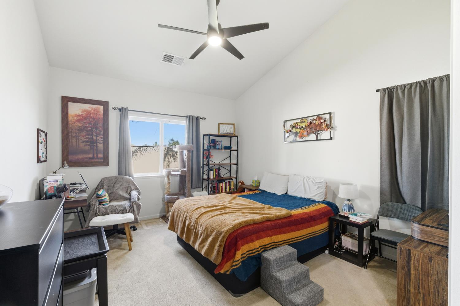 5659 N Brent Ave, Fresno, CA 93723