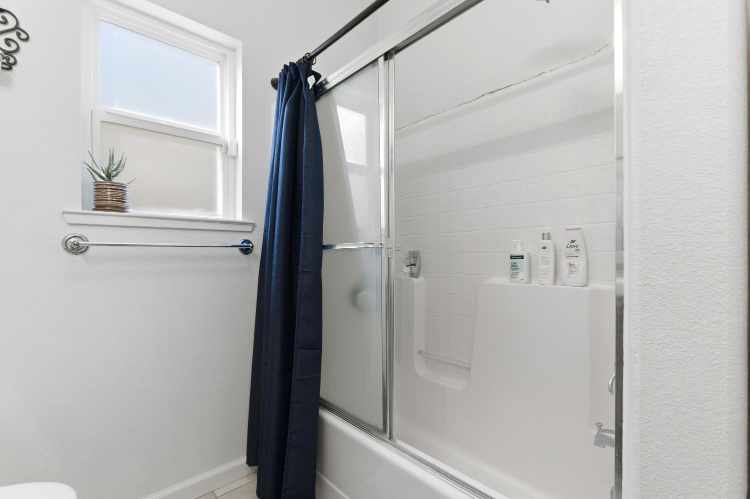 5659 N Brent Ave, Fresno, CA 93723