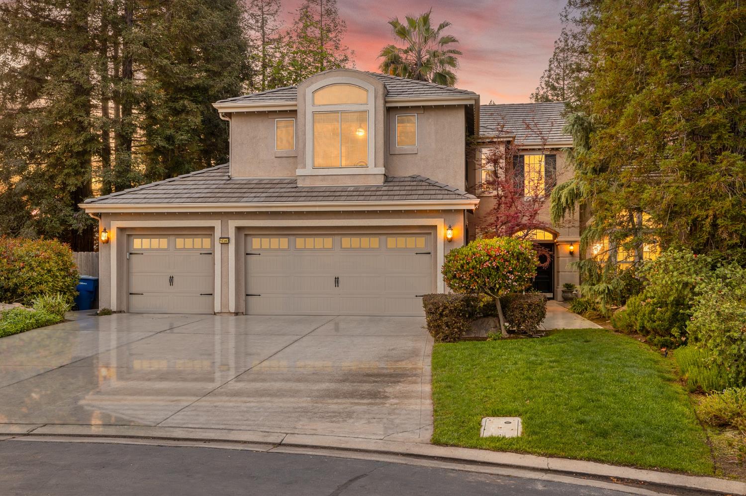 10340 N Sinclair Cir, Fresno, CA 93730