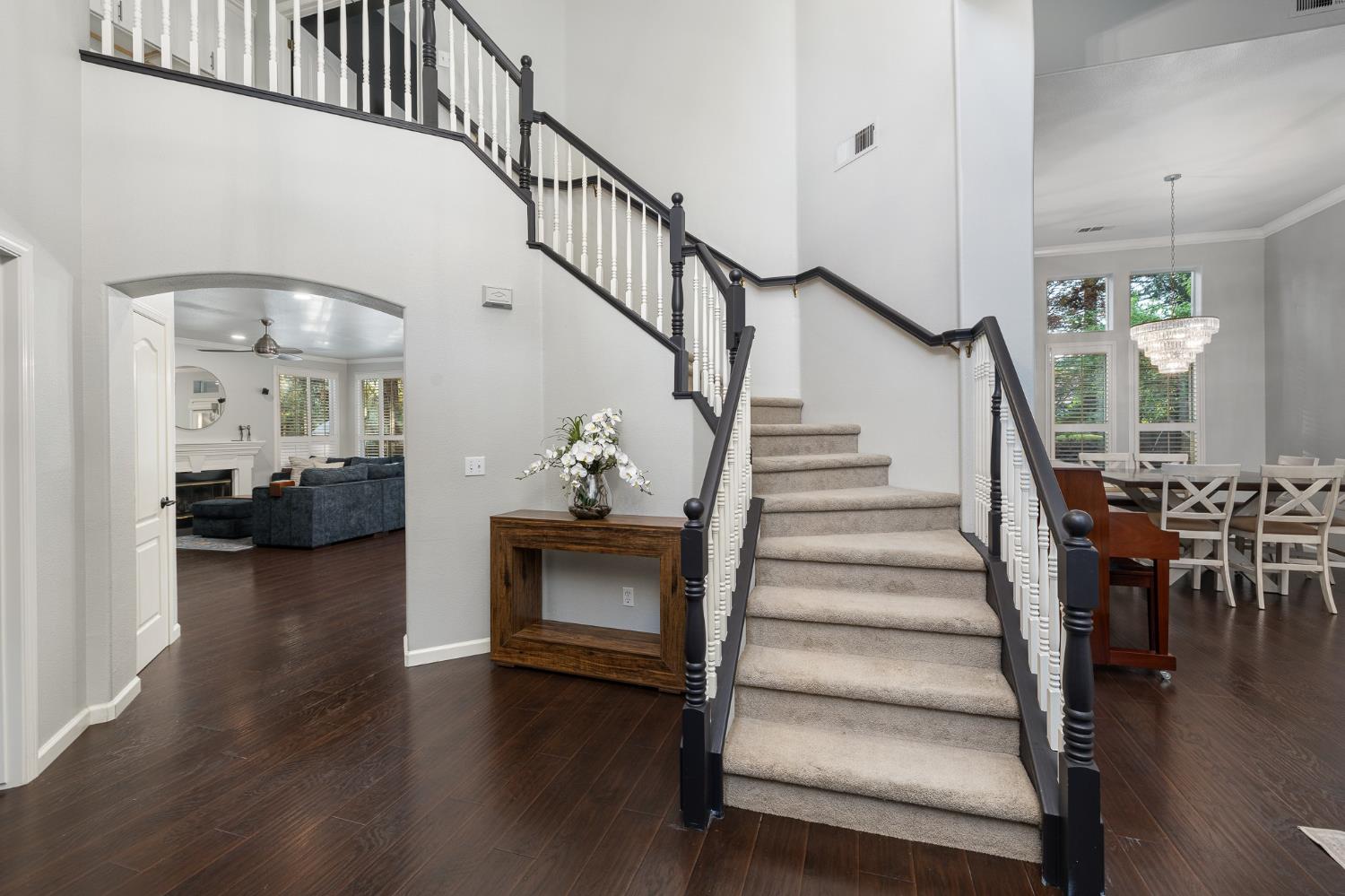 10340 N Sinclair Cir, Fresno, CA 93730