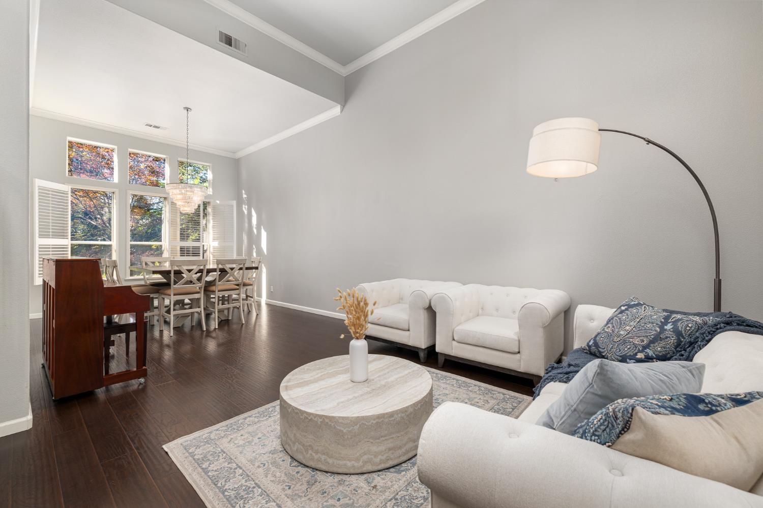 10340 N Sinclair Cir, Fresno, CA 93730