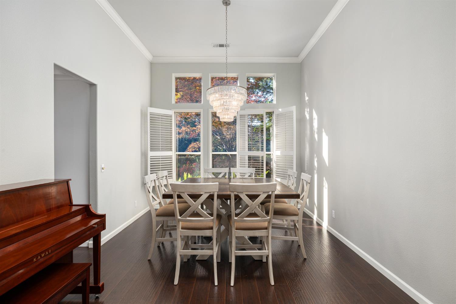 10340 N Sinclair Cir, Fresno, CA 93730