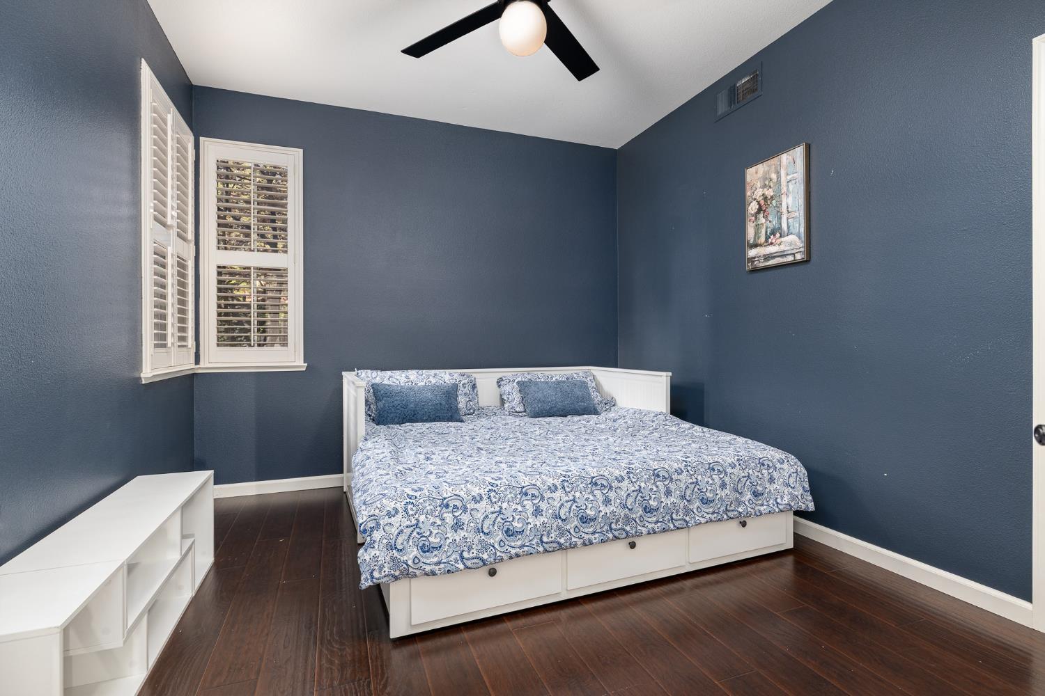 10340 N Sinclair Cir, Fresno, CA 93730