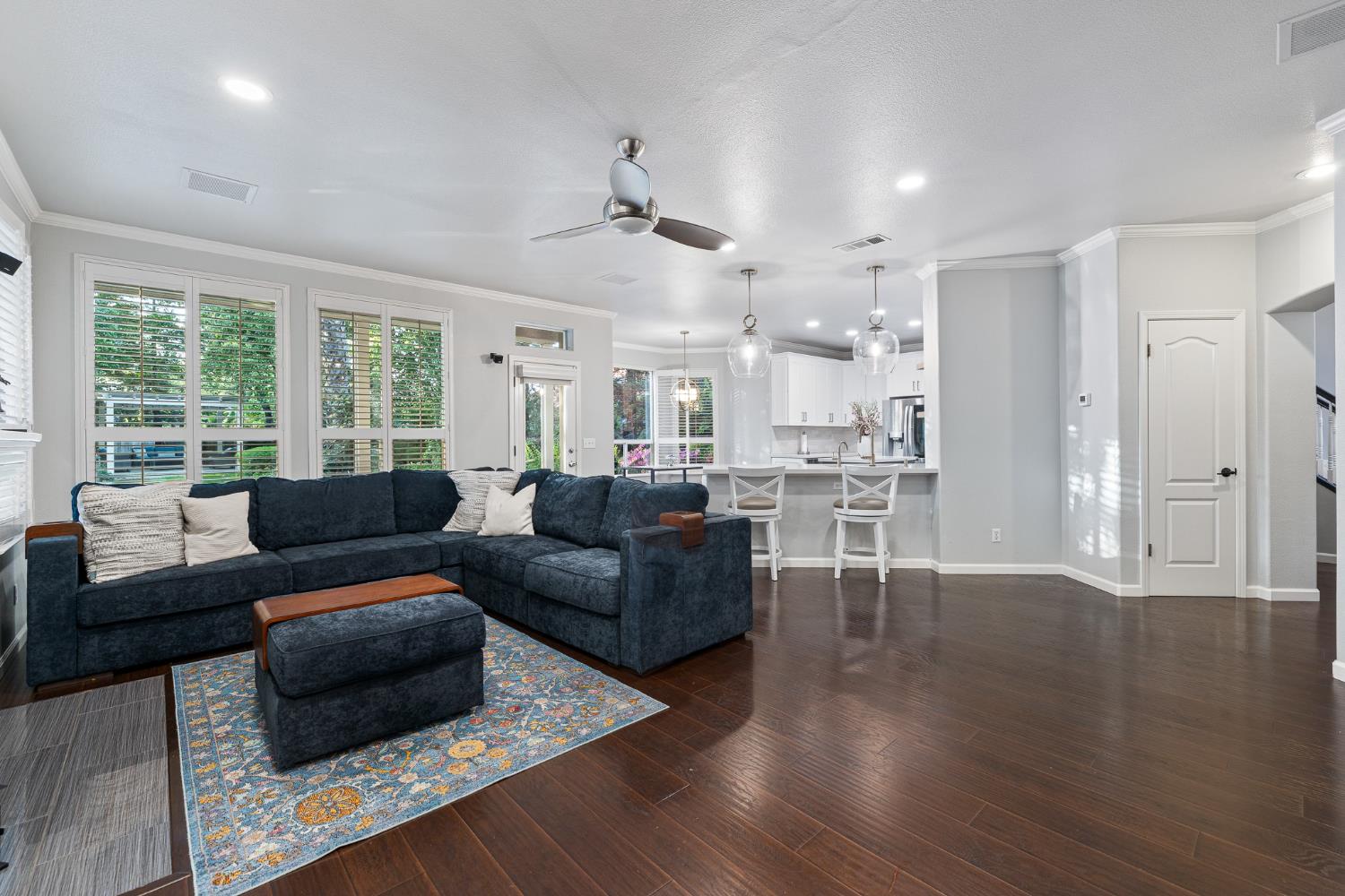 10340 N Sinclair Cir, Fresno, CA 93730