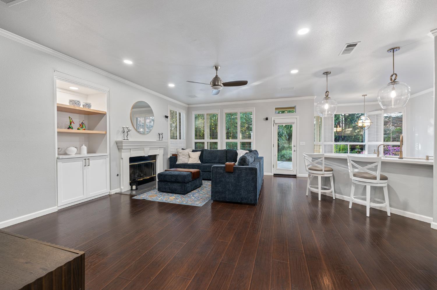 10340 N Sinclair Cir, Fresno, CA 93730