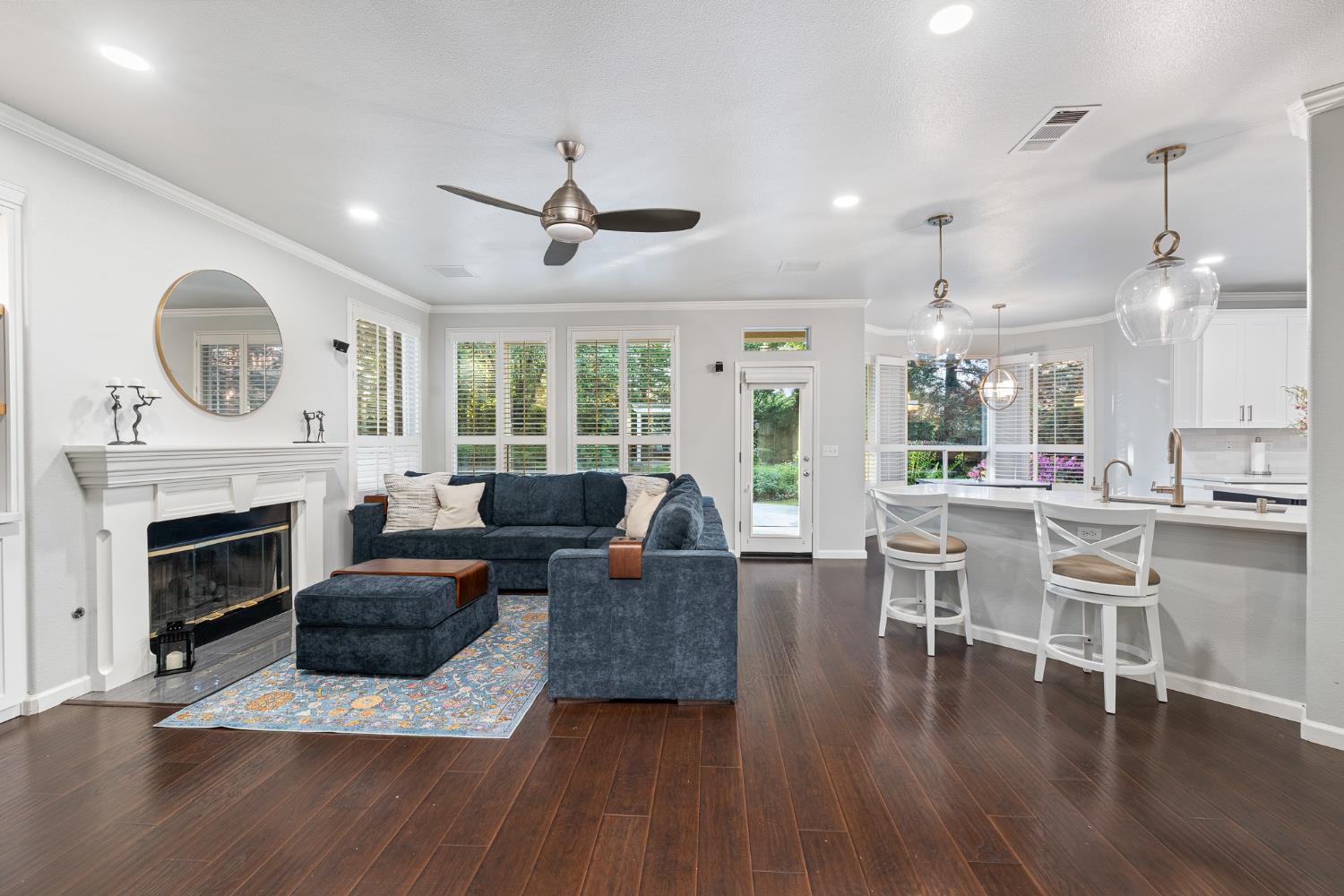 10340 N Sinclair Cir, Fresno, CA 93730