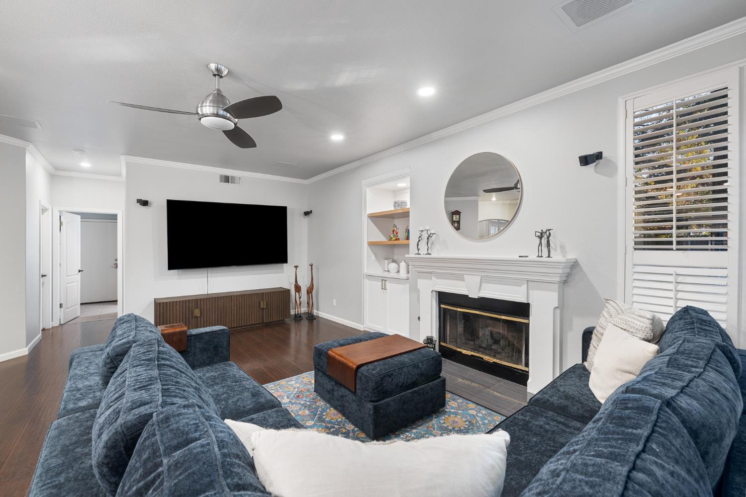 10340 N Sinclair Cir, Fresno, CA 93730