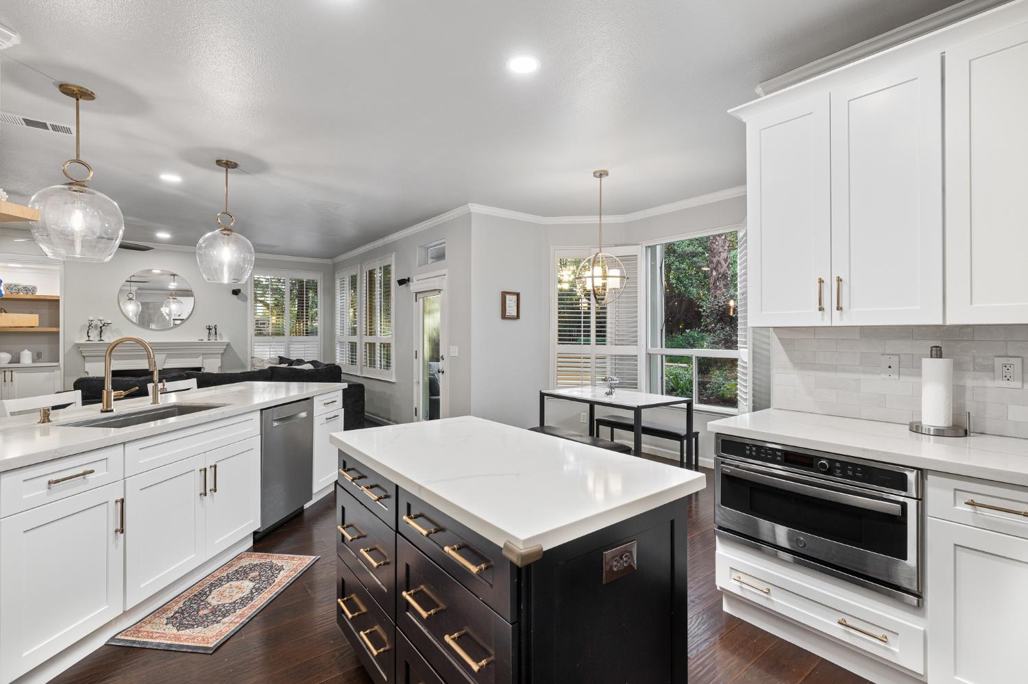 10340 N Sinclair Cir, Fresno, CA 93730