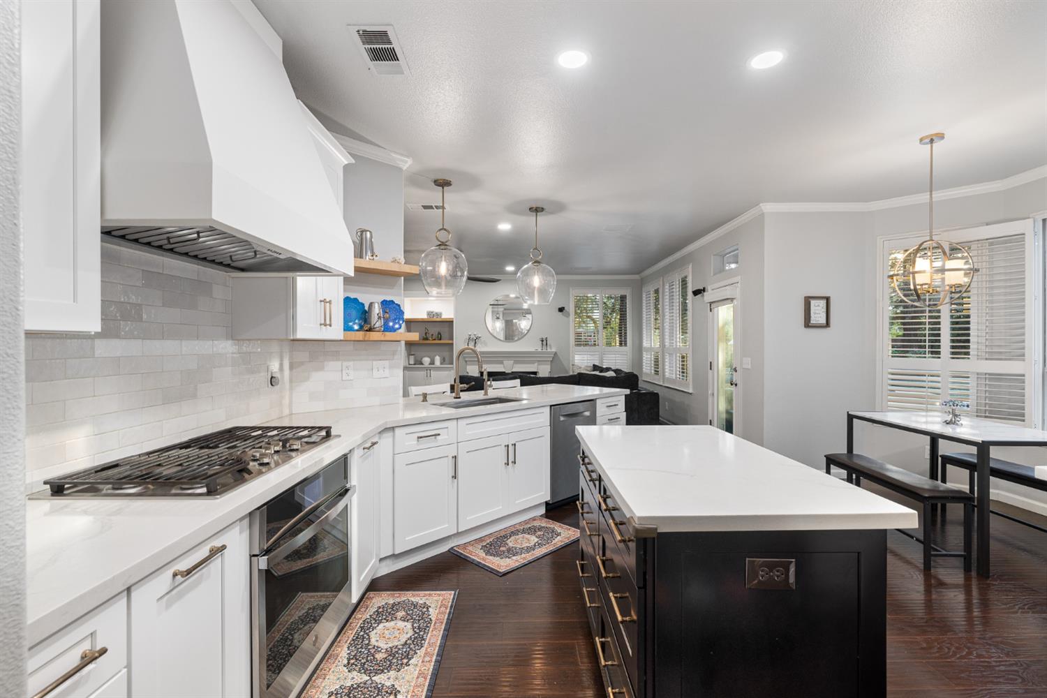 10340 N Sinclair Cir, Fresno, CA 93730