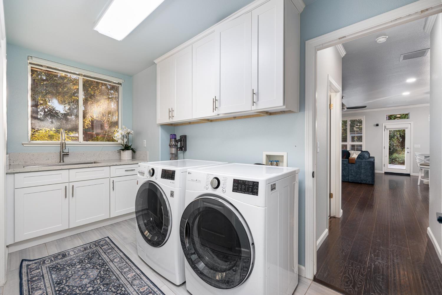 10340 N Sinclair Cir, Fresno, CA 93730