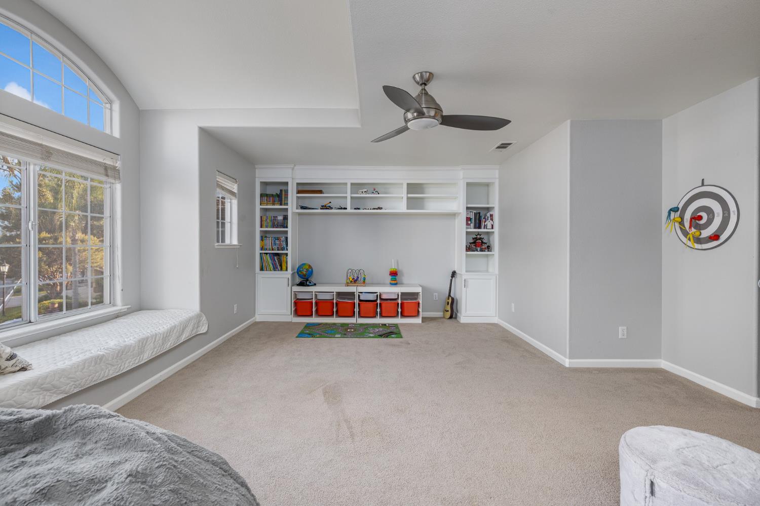 10340 N Sinclair Cir, Fresno, CA 93730